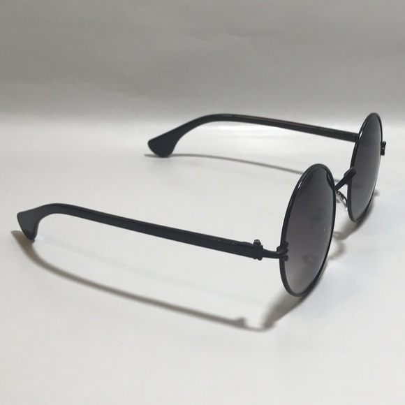 Black Circle Sunglasses - Picture 2 of 3